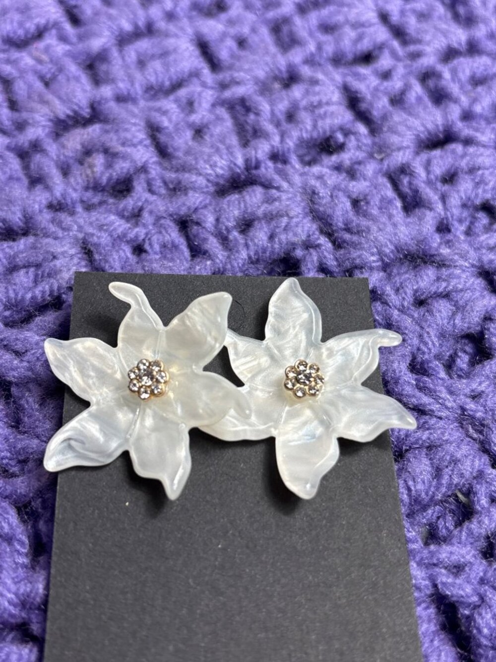 Acrylic Flower Stud Earrings White Clear Rhinestones